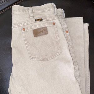 Cream wranglers size 35x30